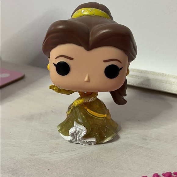 Funko Other - Belle Dancing Glitter Funko Pop! #221